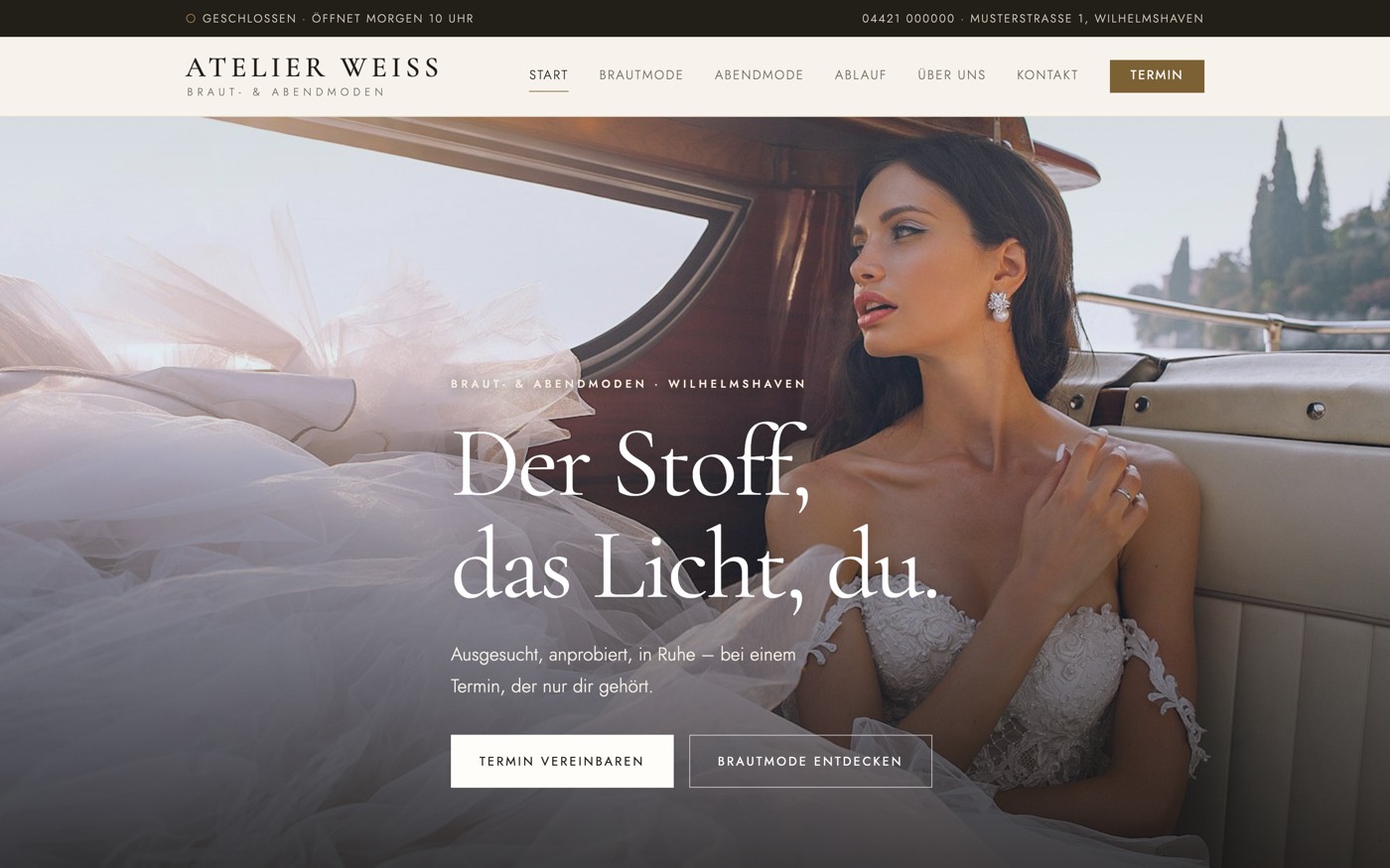 Startseite einer Brautmoden-Boutique: großes Foto, Serifenschrift, Leiste mit Öffnungszeiten und Adresse